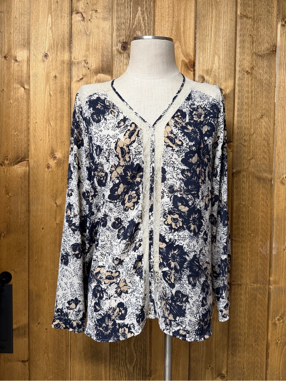 Pleione Medium Blue Cream Lace Floral Long Sleeve Draped Silhouette Blouse - Picture 2 of 9